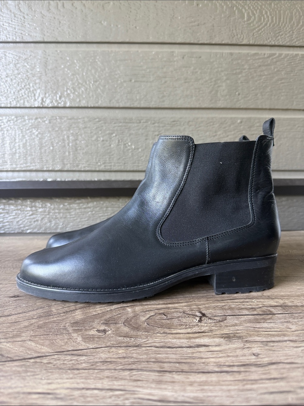 SAS Black Leather Women's Ankle Chelsea Booties size 12 M Made in Italy